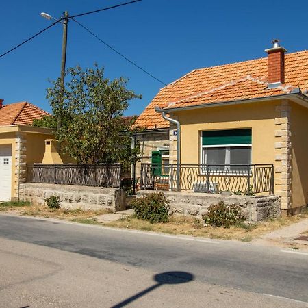 Apartman Ivan Drniš Exteriör bild