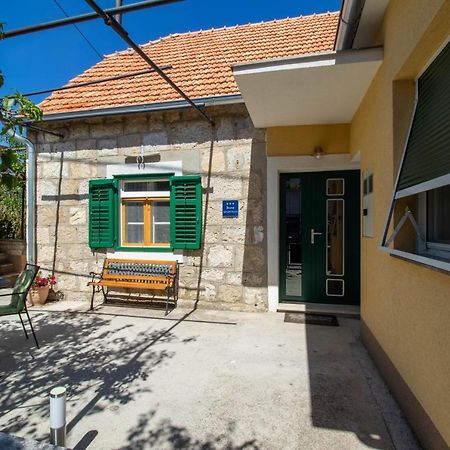 Apartman Ivan Drniš Exteriör bild
