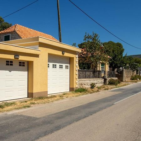 Apartman Ivan Drniš Exteriör bild