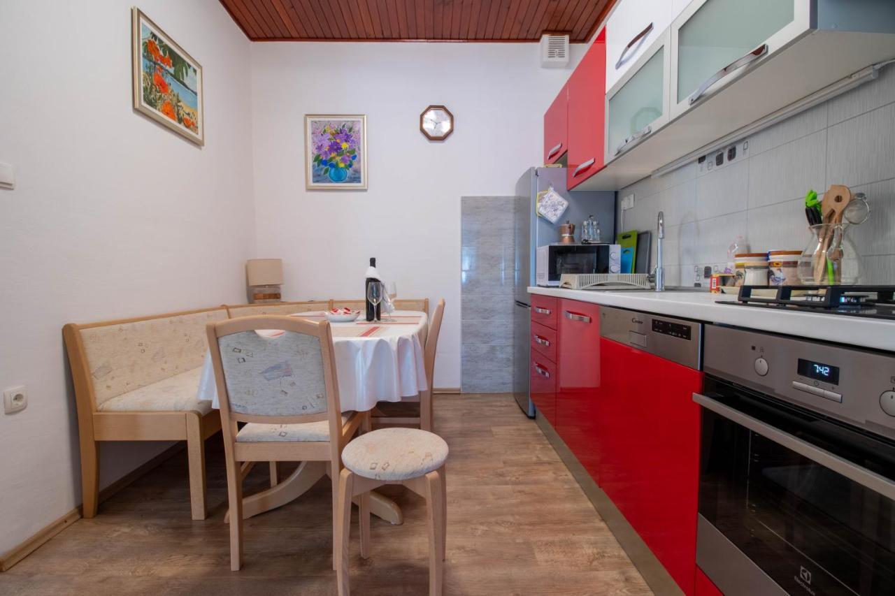 Apartman Ivan Drniš Exteriör bild
