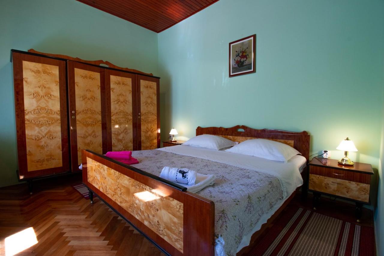 Apartman Ivan Drniš Exteriör bild