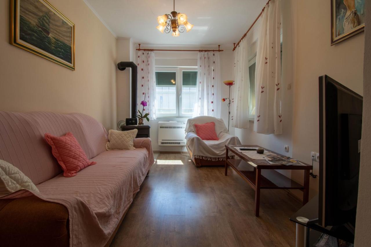 Apartman Ivan Drniš Exteriör bild