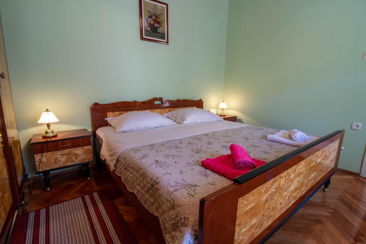 Apartman Ivan Drniš Exteriör bild