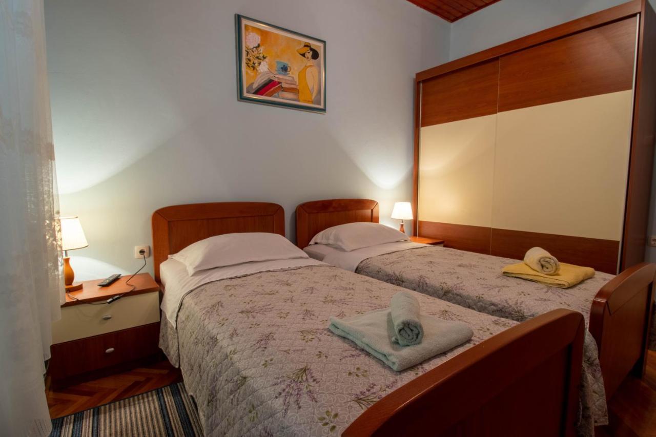 Apartman Ivan Drniš Exteriör bild